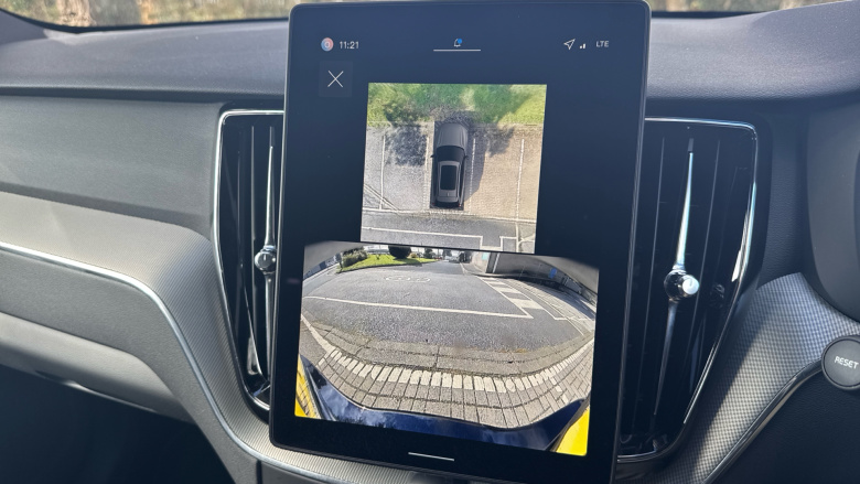 Volvo XC60 2.0 B5P Plus Black Edition 5dr AWD Geartronic Petrol Estate